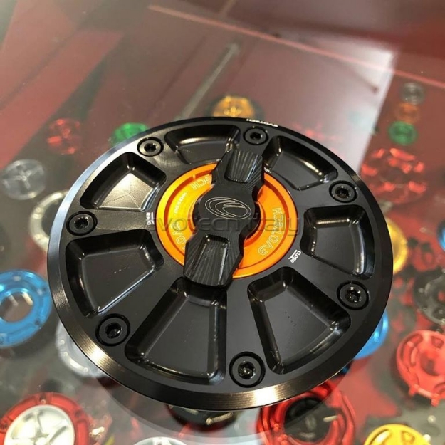 Afbeeldingen van Tankdop met snelsluiter van Evotech voor KTM Duke 790 zwart/oranje
