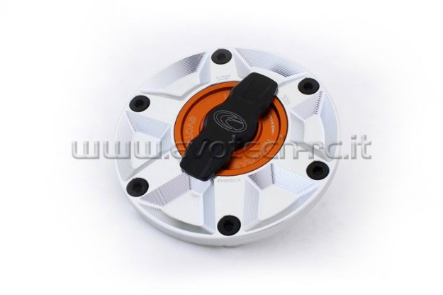 Afbeeldingen van Tankdop met snelsluiter van Evotech voor diverse Aprilia / Triumph / MV Agusta zilver/oranje