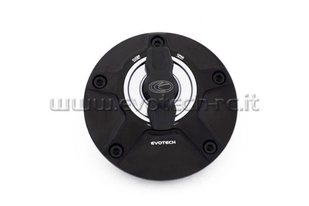 Afbeeldingen van Tankdop met snelsluiter van Evotech voor diverse Suzuki modellen zwart/titanium