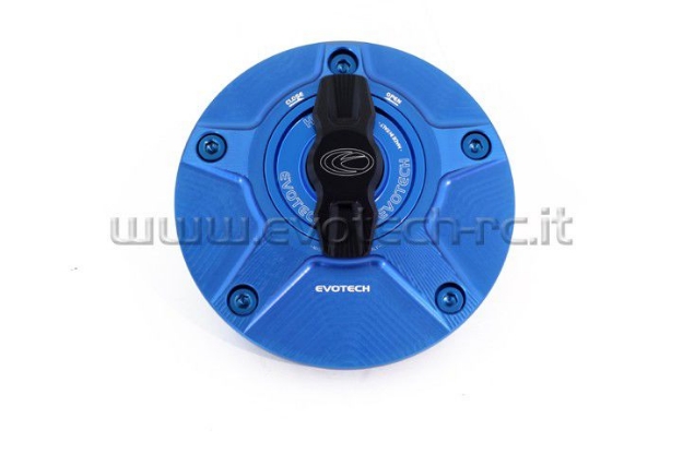 Afbeeldingen van Tankdop met snelsluiter van Evotech voor diverse Suzuki modellen blauw/blauw