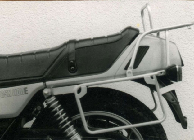 Afbeeldingen van Kofferrek zwart Hepco&Becker Suzuki GSX750 '80-'81/ GSX1100E '82