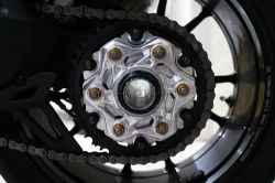 Afbeeldingen van Tandwieldrager aluminium Evotech Triumph Speed Triple 1200 RS '21- -zwart