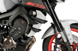 Afbeeldingen van Side Spoiler Downforce Naked van Puig voor de Yamaha MT-09 / SP '17-20