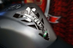 Afbeeldingen van Tankpad model Future Kawasaki zilver Puig