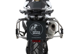 Afbeeldingen van Kofferset Hepco&Becker 'Cutout' met RVS rek en Xplorer BLACK koffers KTM 890 Adventure '21-