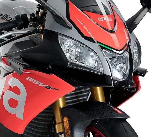 Afbeeldingen van Side Spoiler Downforce zwart van Puig voor de Aprilia RSV4 RR / RF '15-20