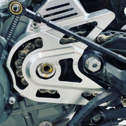 Afbeeldingen van Tandwielcover aluminium Evotech KTM 790/890 Duke / CF Moto 800MT-X
