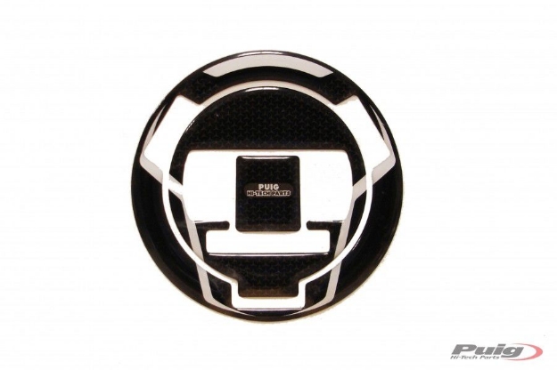 Afbeeldingen van Tankdopcover Puig zwart/carbon look voor diverse BMW