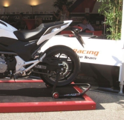Afbeeldingen van Paddock stand achter universeel zwart LV8